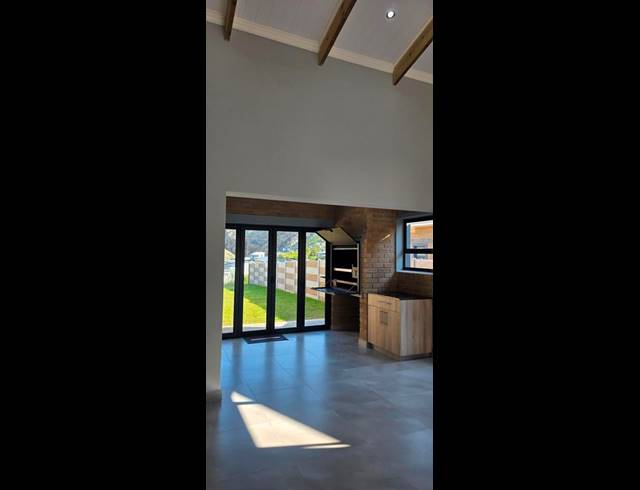 3 BEDROOM HOUSE FOR SALE IN ISLAND VIEW